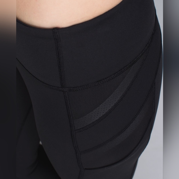 Lululemon Illumina Crop Leggings - Picture 3 of 7
